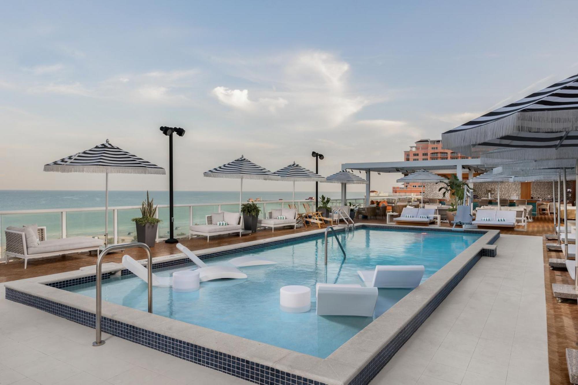 The Hiatus Clearwater Beach, Curio Collection By Hilton Eksteriør bilde
